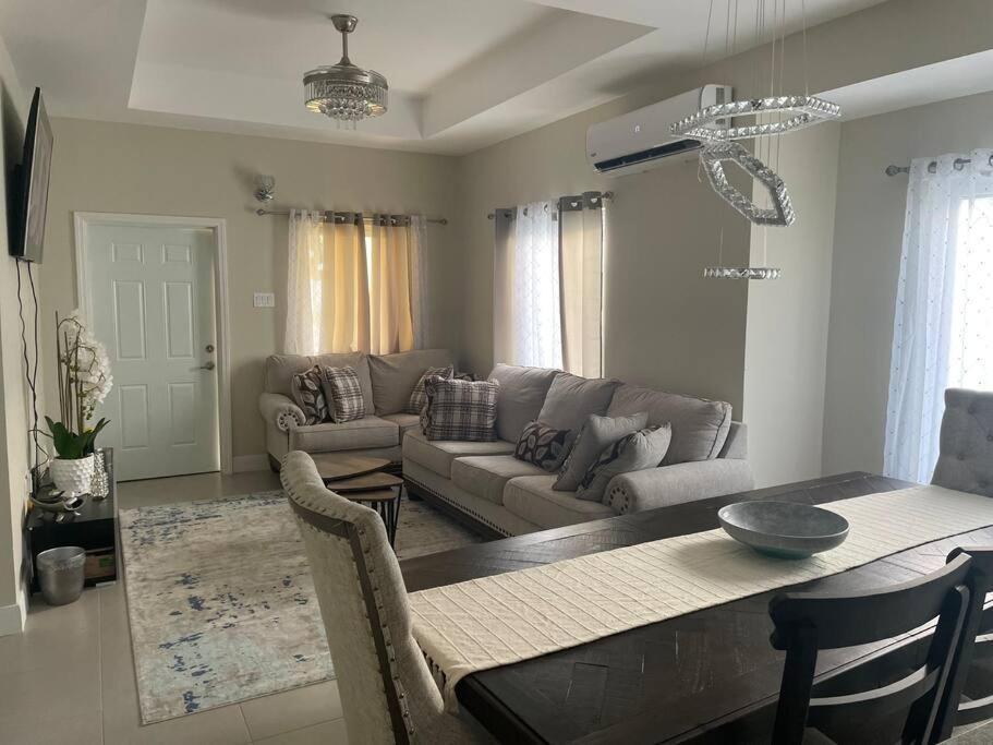 Natty'S Cozy Beach House In Hanover Jamaica 루세아 외부 사진