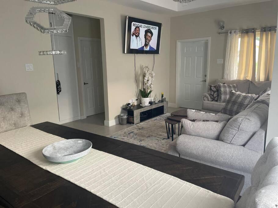 Natty'S Cozy Beach House In Hanover Jamaica 루세아 외부 사진